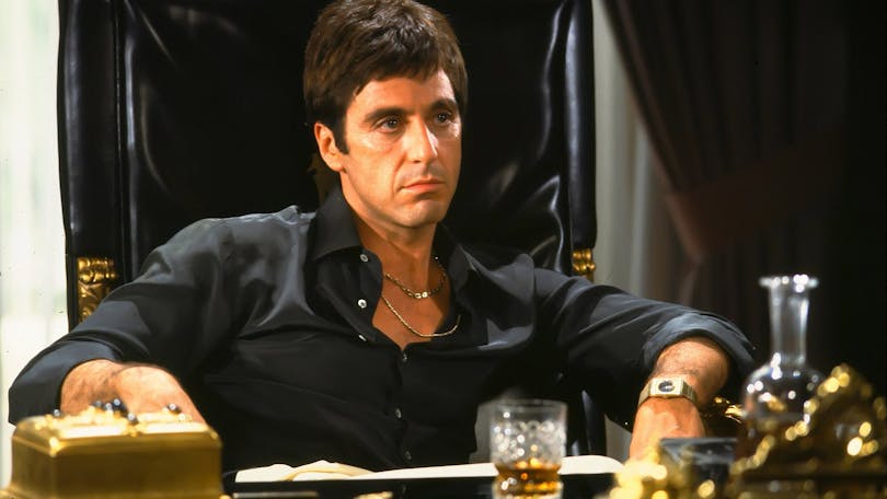 Al Pacino i Scarface  – De 10 skådespelarna med flest svordomar i filmhistorien