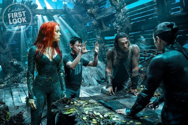 James Wan regisserar en tagning i Aquaman.