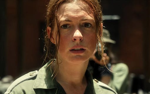 Spännande trailer till mystisk thriller – med Anne Hathaway och Ben Affleck