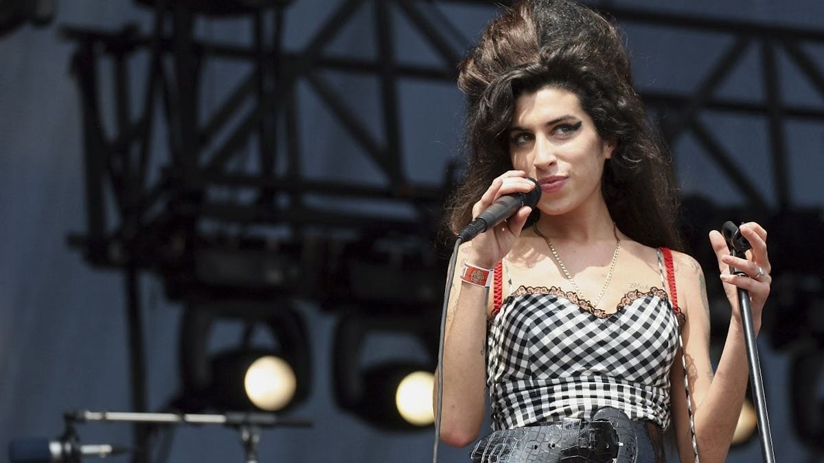 Fifty Shades of Grey-regissören gör film om Amy Winehouse