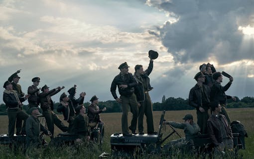 KLART: Då kommer Steven Spielbergs och Tom Hanks nya krigsserie